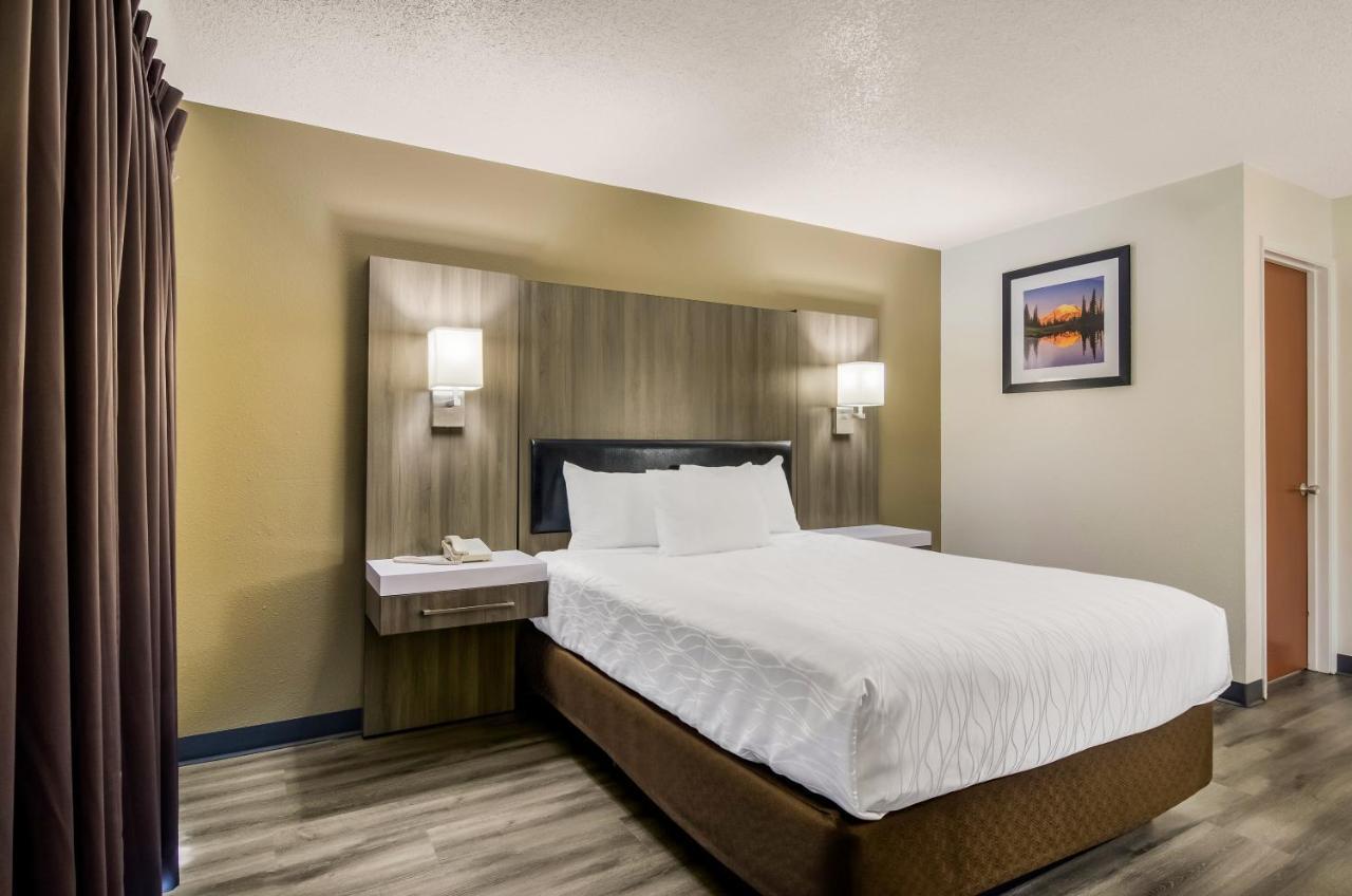 Rodeway Inn Enumclaw Mount Rainier-Crystal Mountain Area Exterior photo